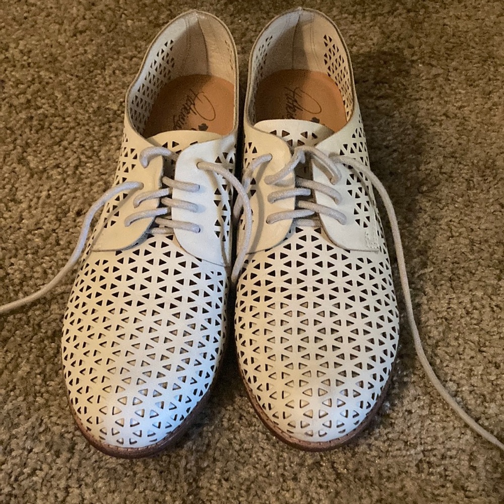 Women’s dress shoes